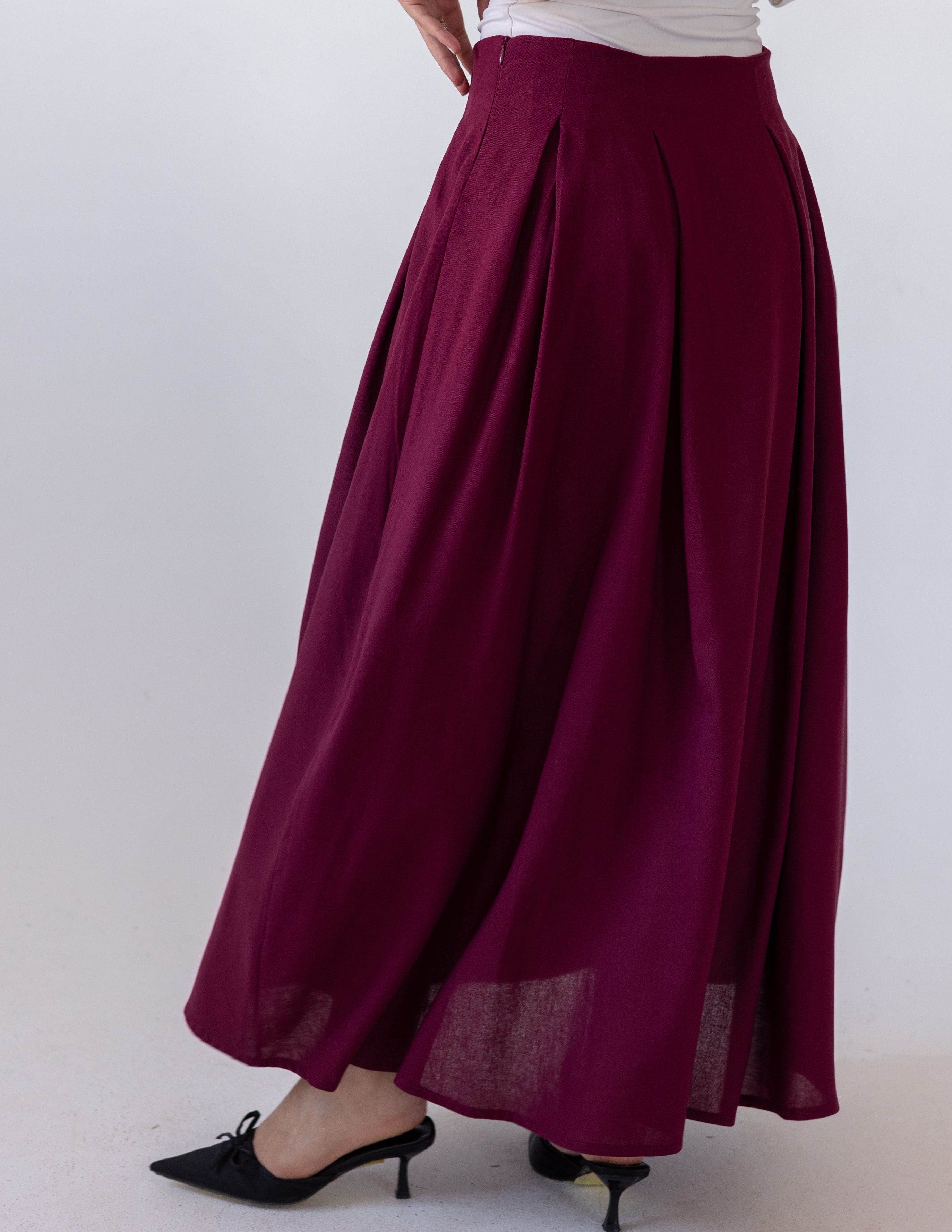 Darts Skirt — Burgundy
