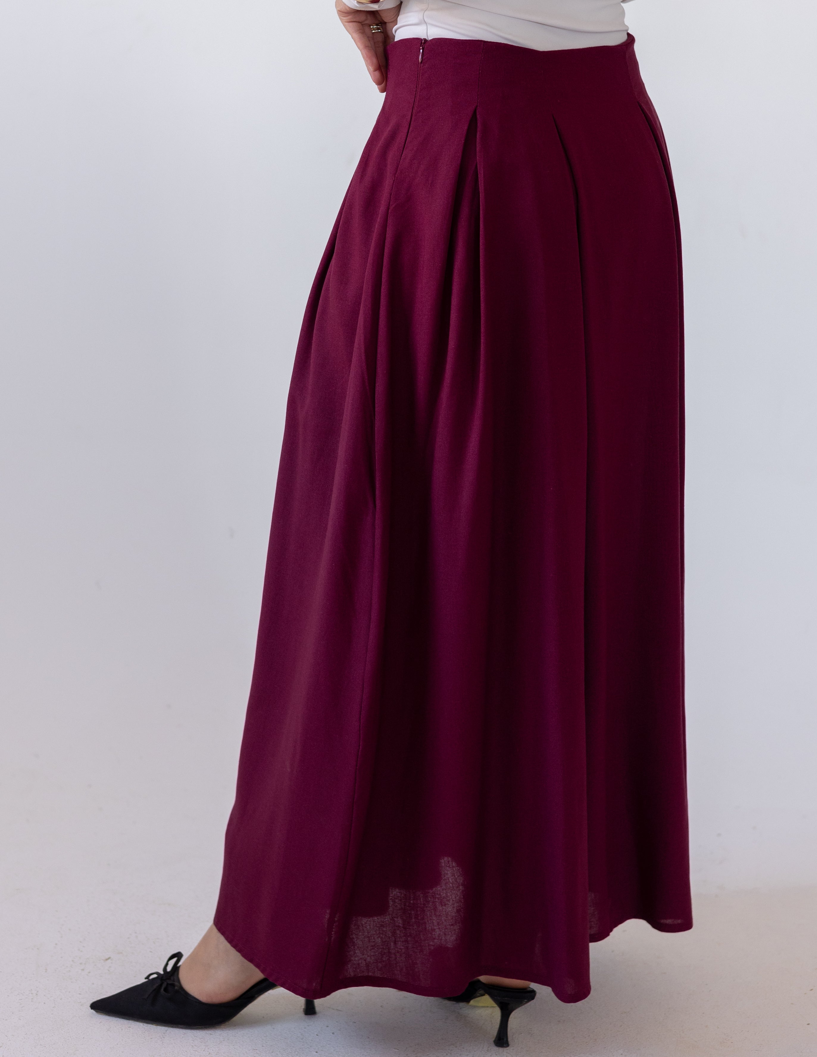Darts Skirt — Burgundy