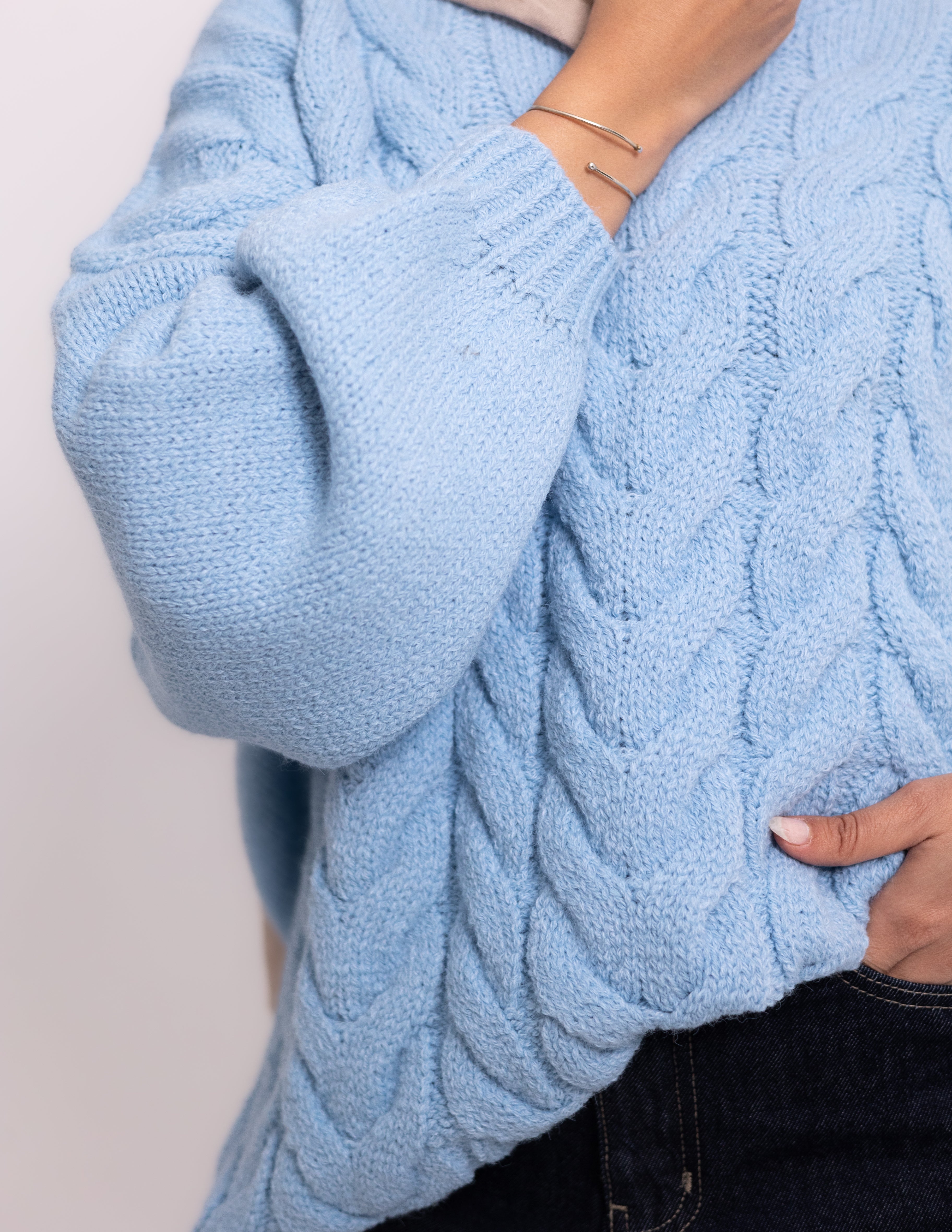 Braided Knyt Pullover — Baby Blue